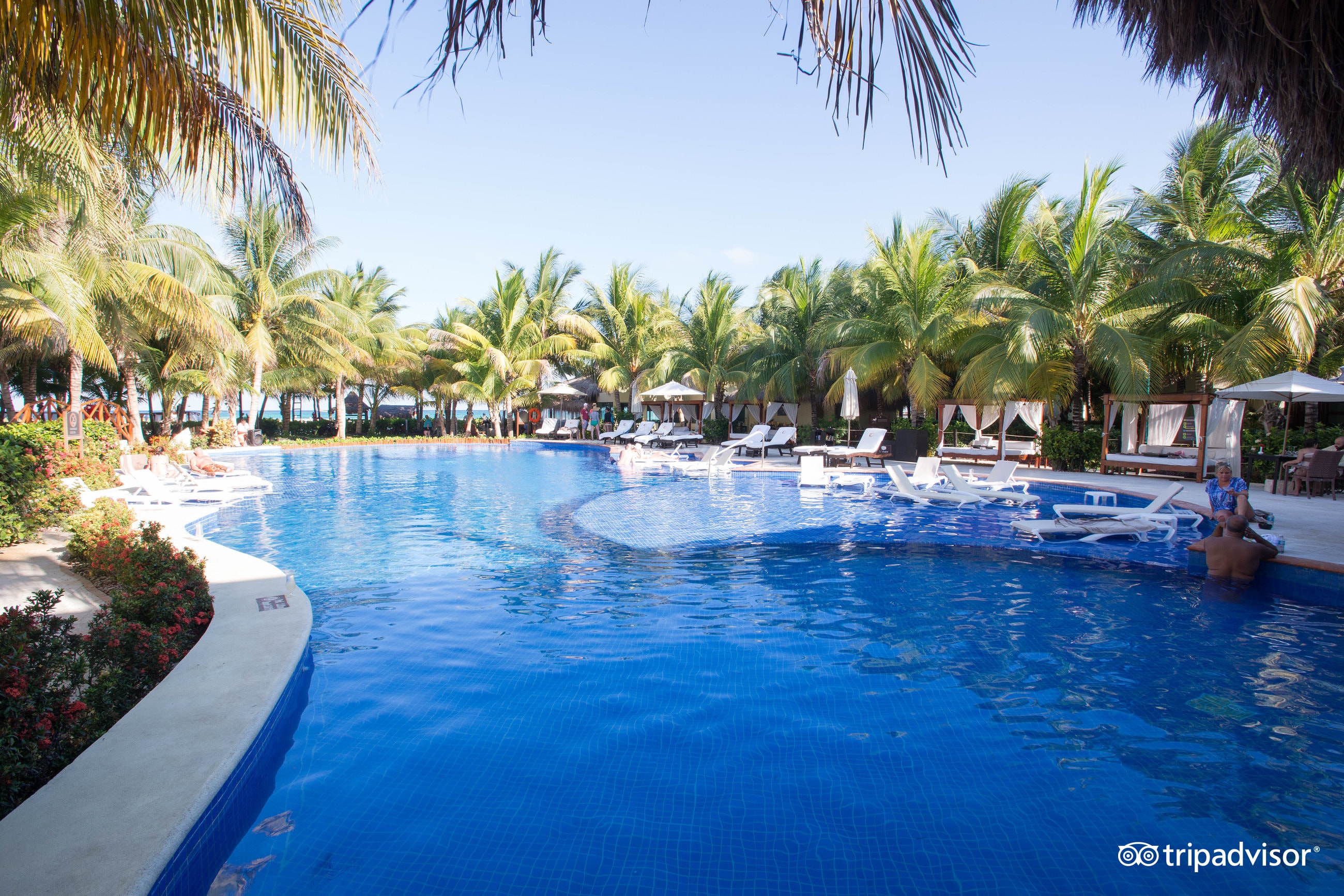 The Infinity Pool at the El Dorado Maroma, by Karisma
