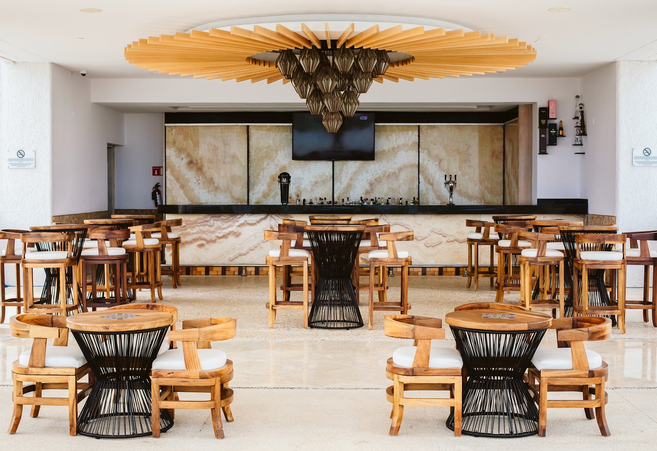 Suspiros Bar