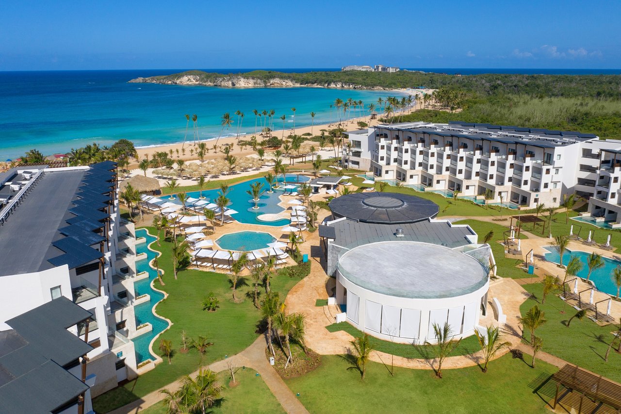 Dreams Macao Beach offers 4 swimming pools on property.