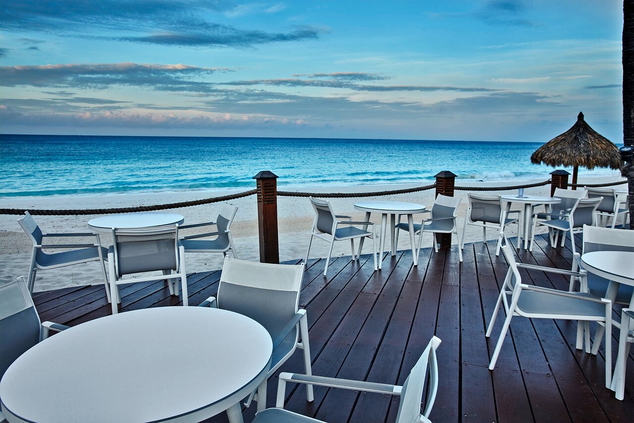 Oceanfront Pelican Bar seating area at Divi Aruba All Inclusives
