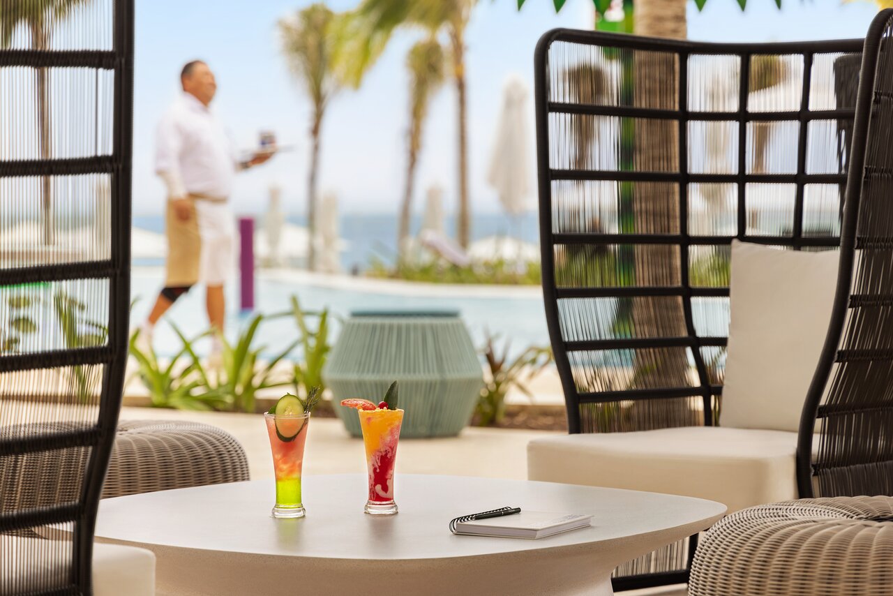 Pool Bar