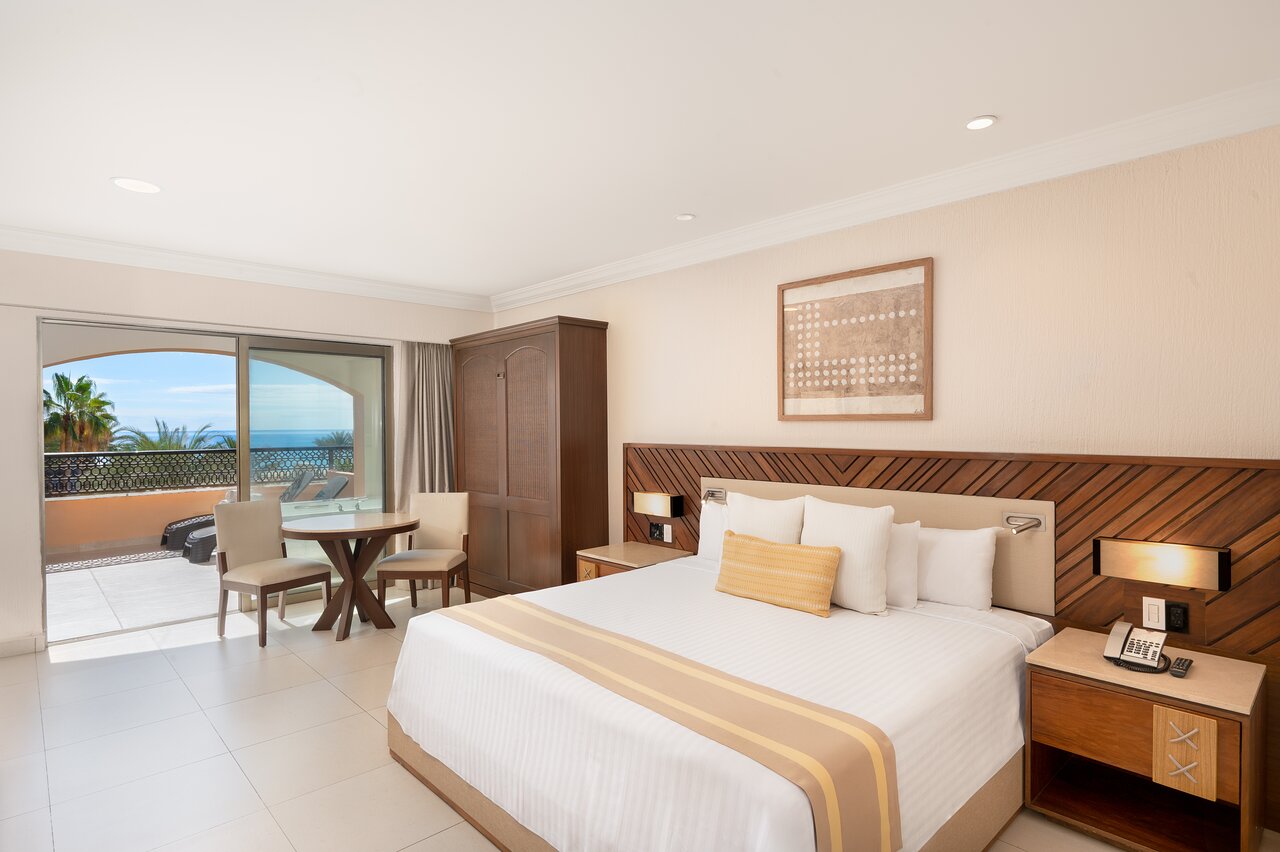 DELUXE OCEAN VIEW JACUZZI