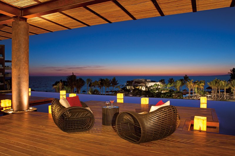 The terrace at Rendezvous Lobby Bar.