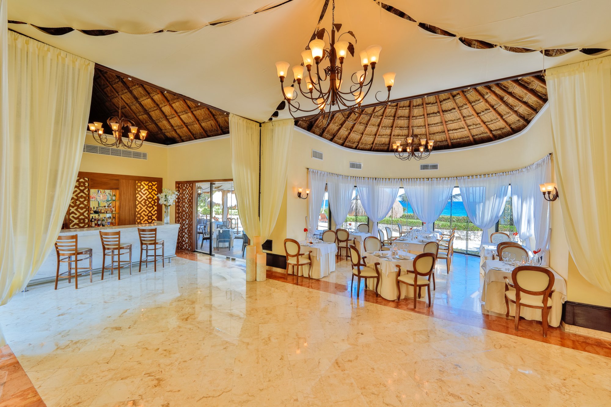 Restaurante "Royal Level"