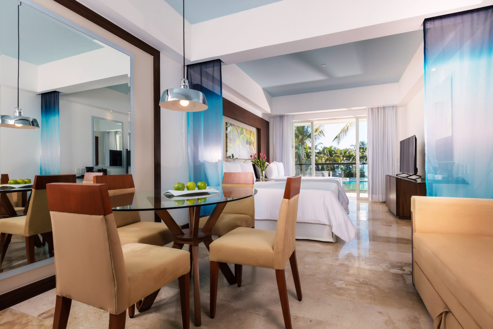 Junior Suite Swim Out