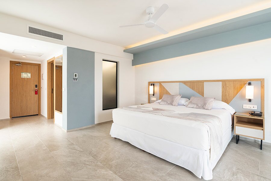 Jr. Suite with frontal sea view