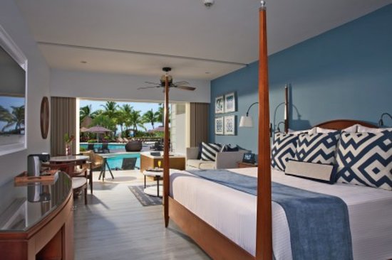 Preferred Club Junior Suite Ocean View Swim-out
