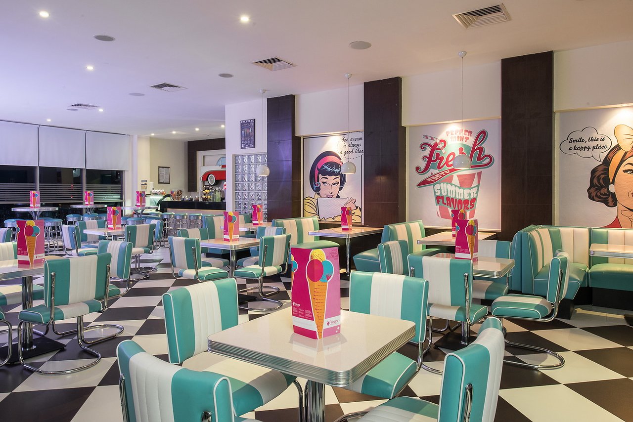 Ice Cream Parlour