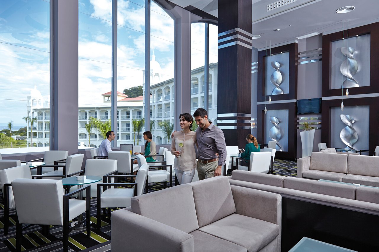 Lounge bar