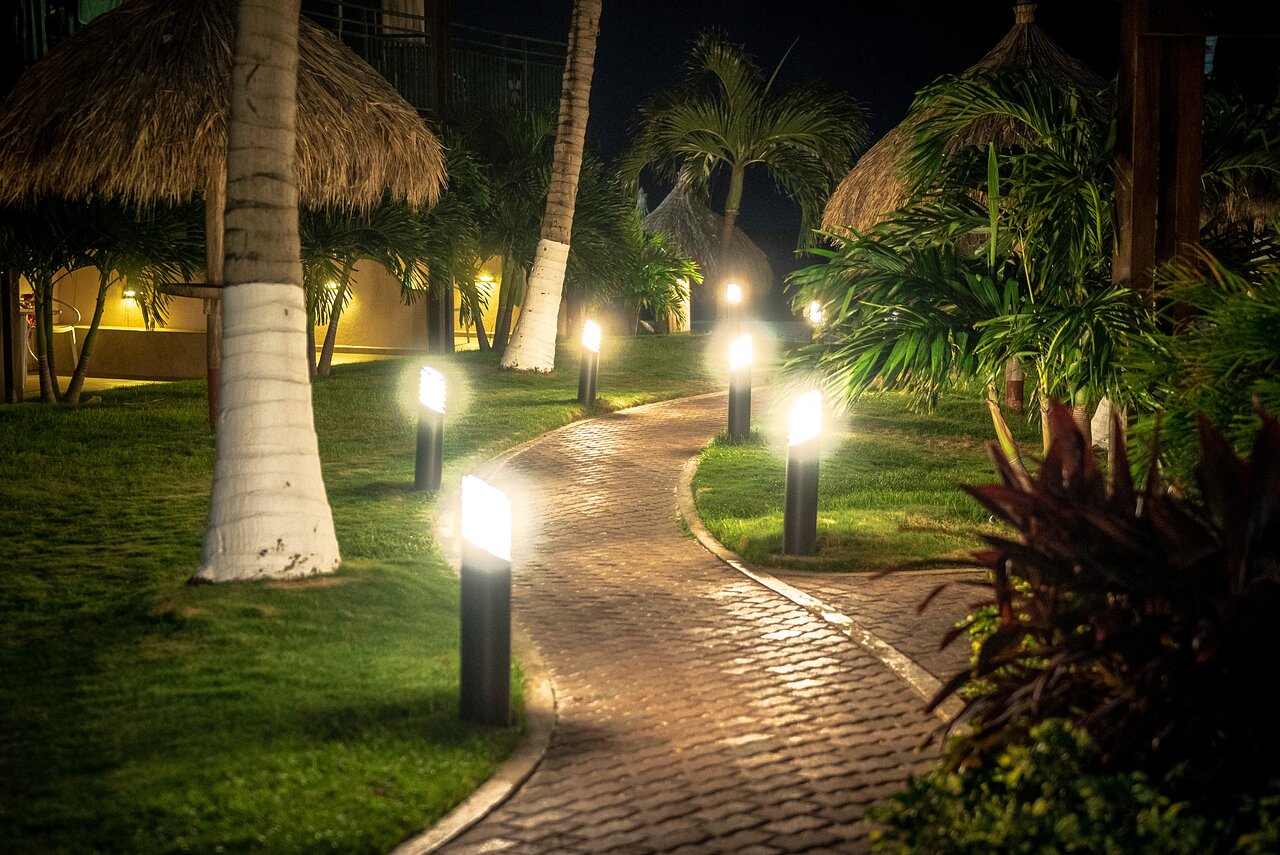 Path to the beach at Divi Aruba All Inclusvies.