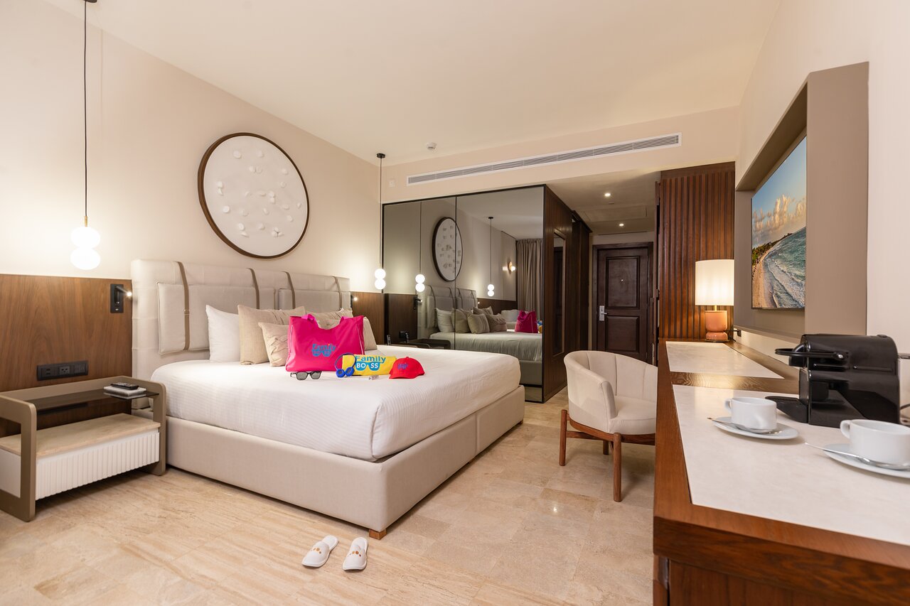 Family Junior Suite Swim up at Family Selection at Grand Palladium Kantenah Resort & Spa