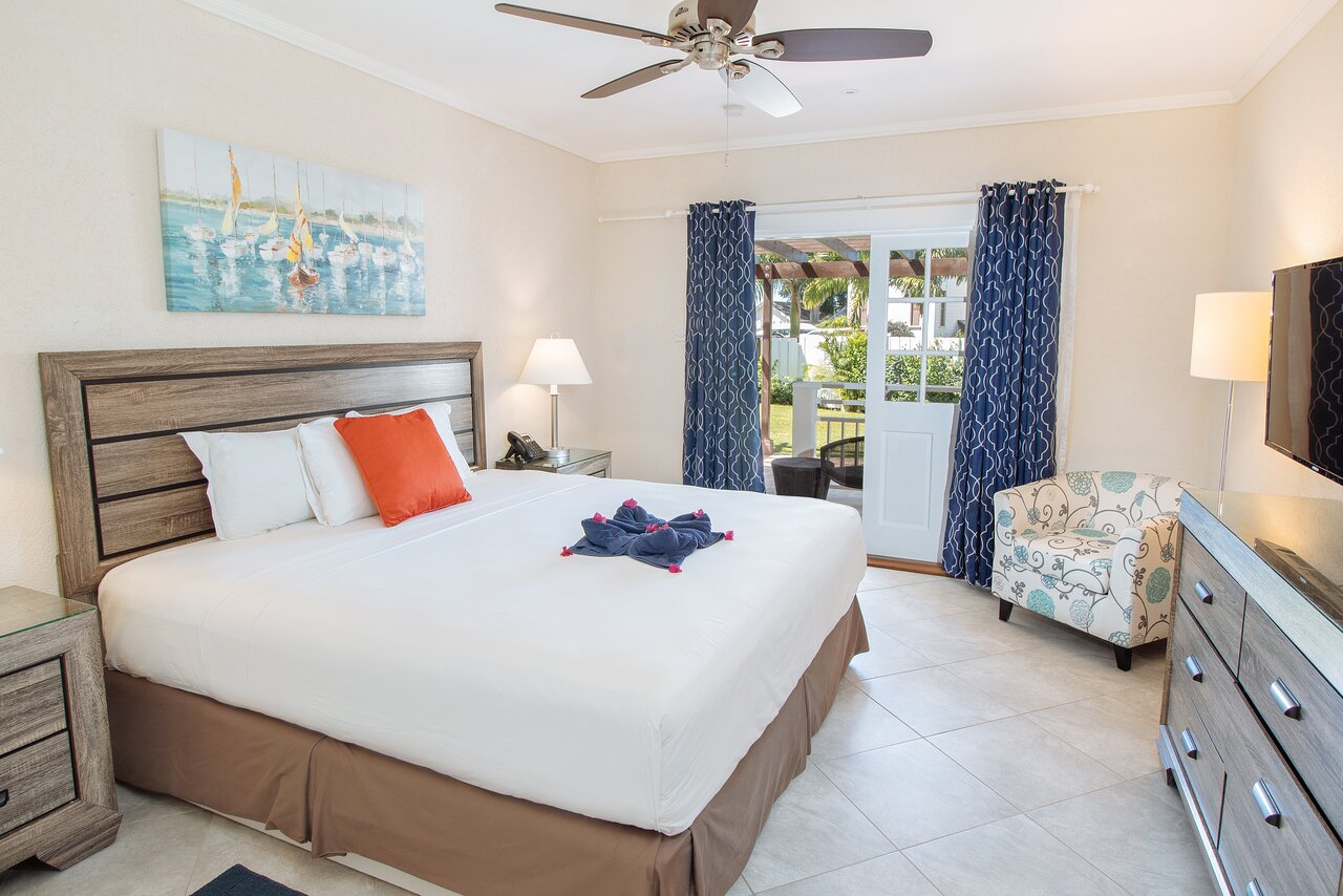Garden Bungalow Room