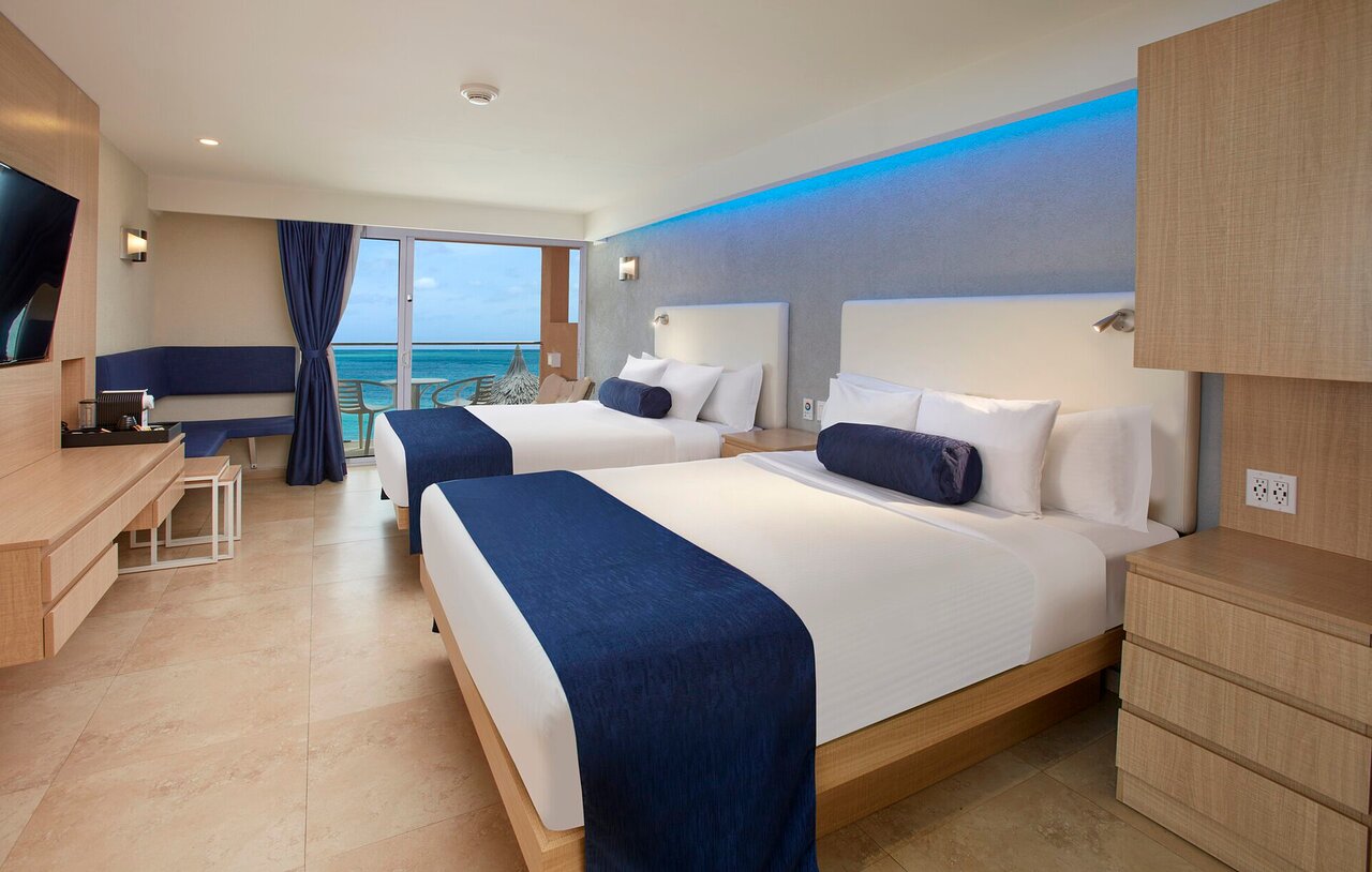Tamarijn Deluxe Oceanfront Room 2 Queens