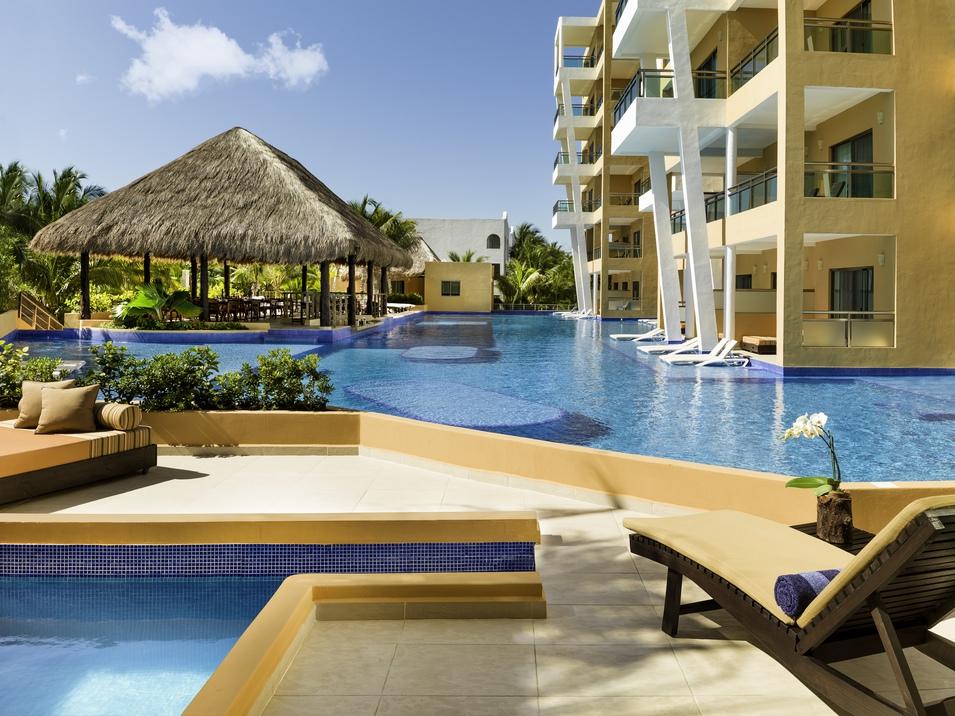 Premium Presidential Swim Up