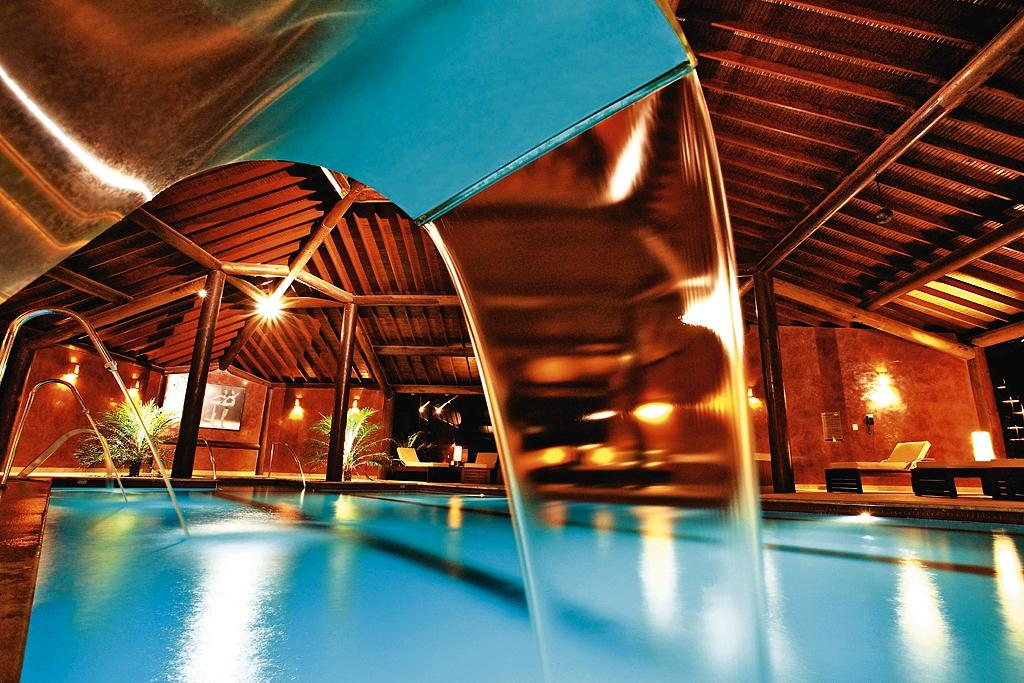 Piscina interior | Indoor pool