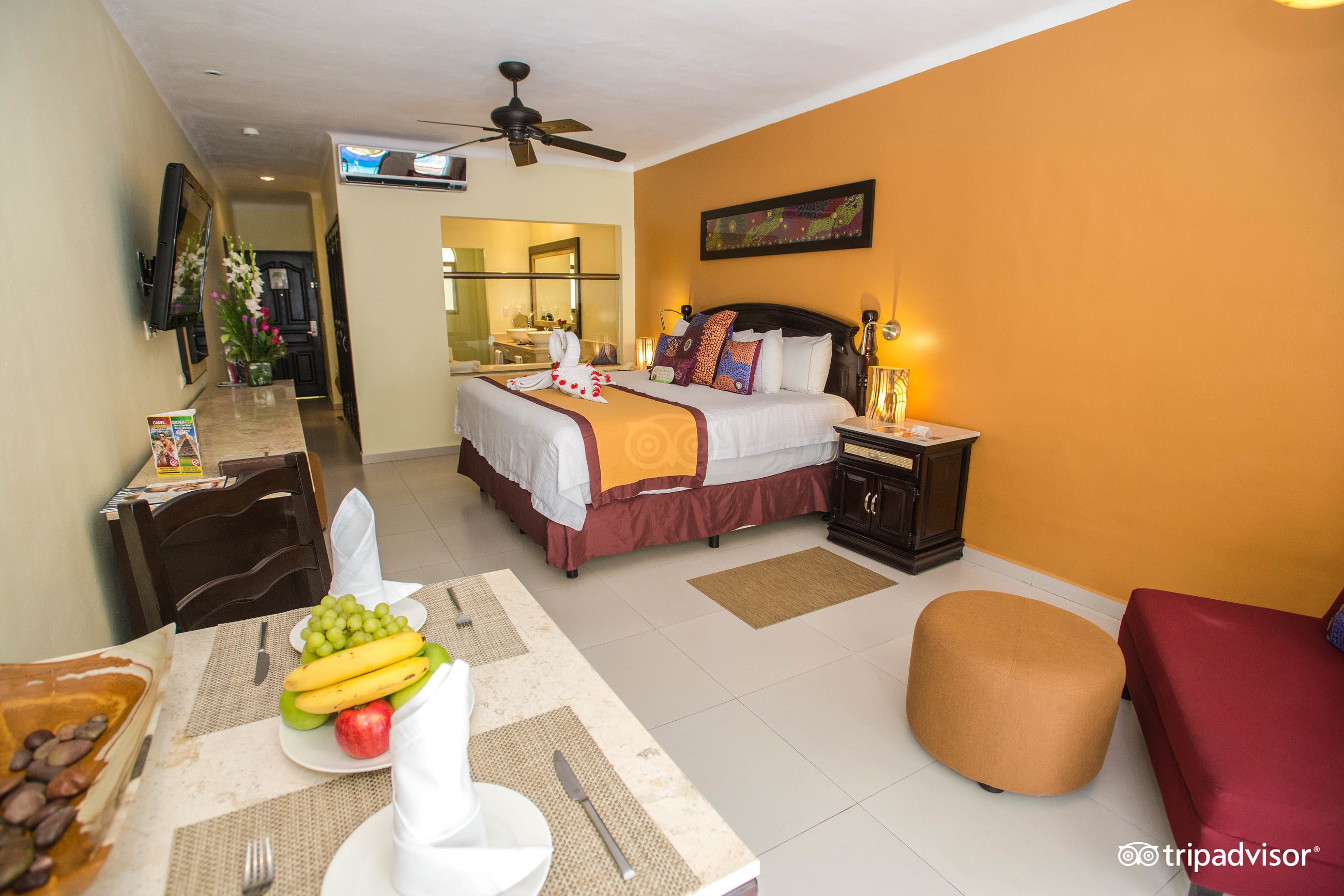 The Swim-Up Suite at the El Dorado Royale