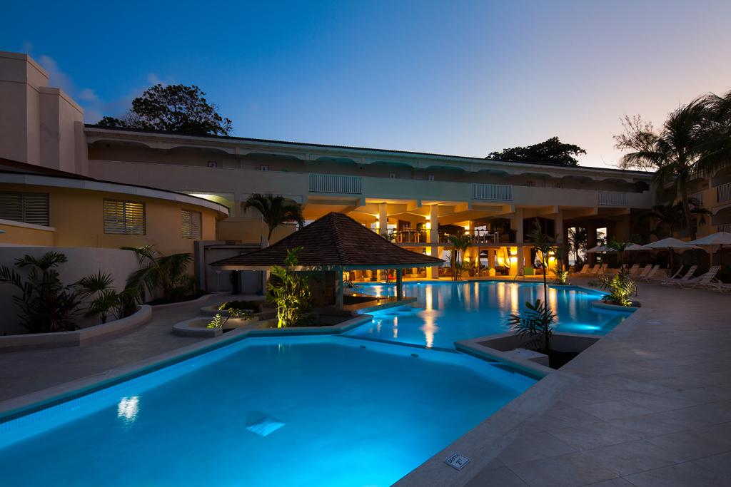 Pool Bar by night