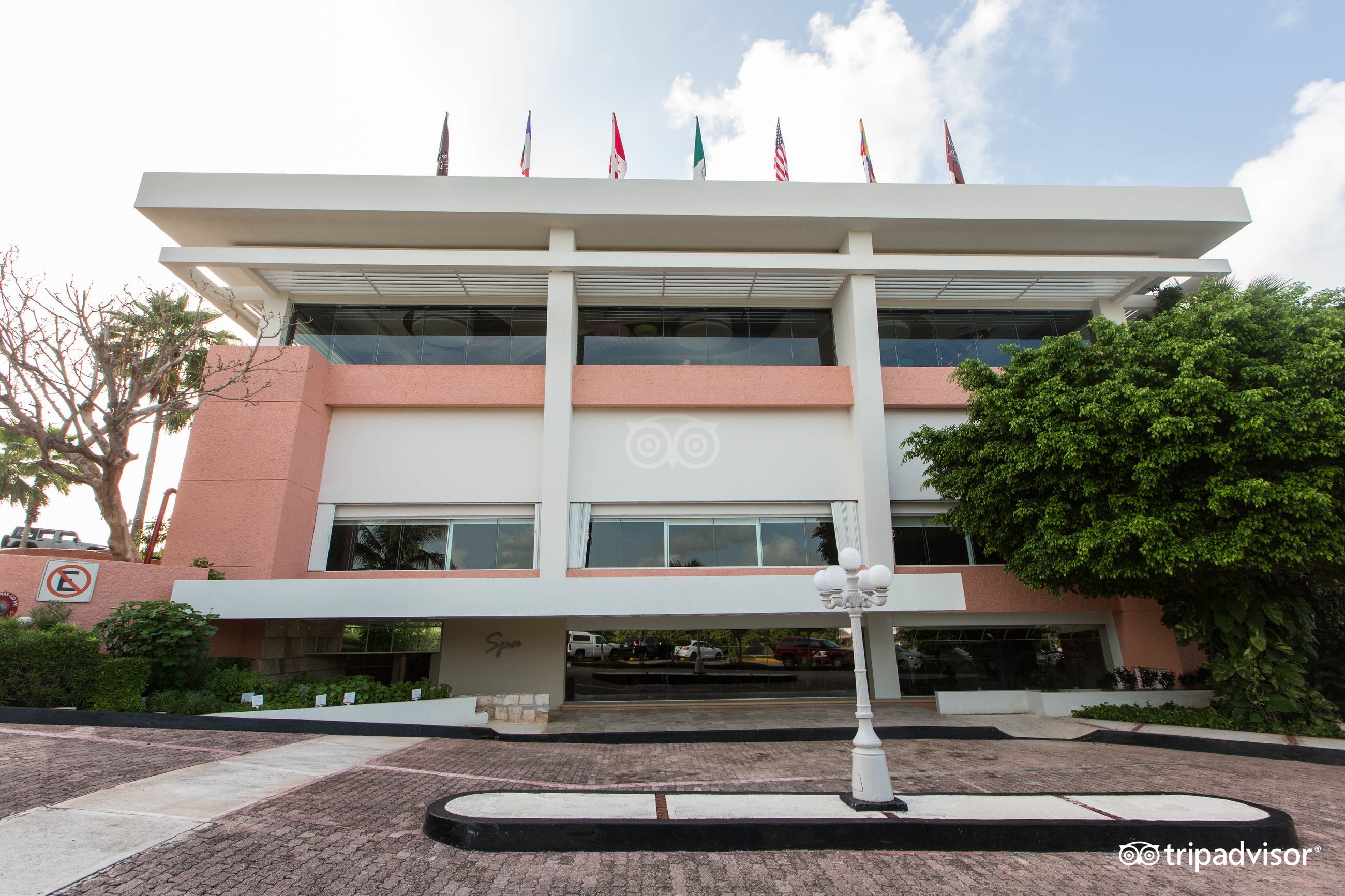 Entrance at the Omni Cancun Hotel & Villas