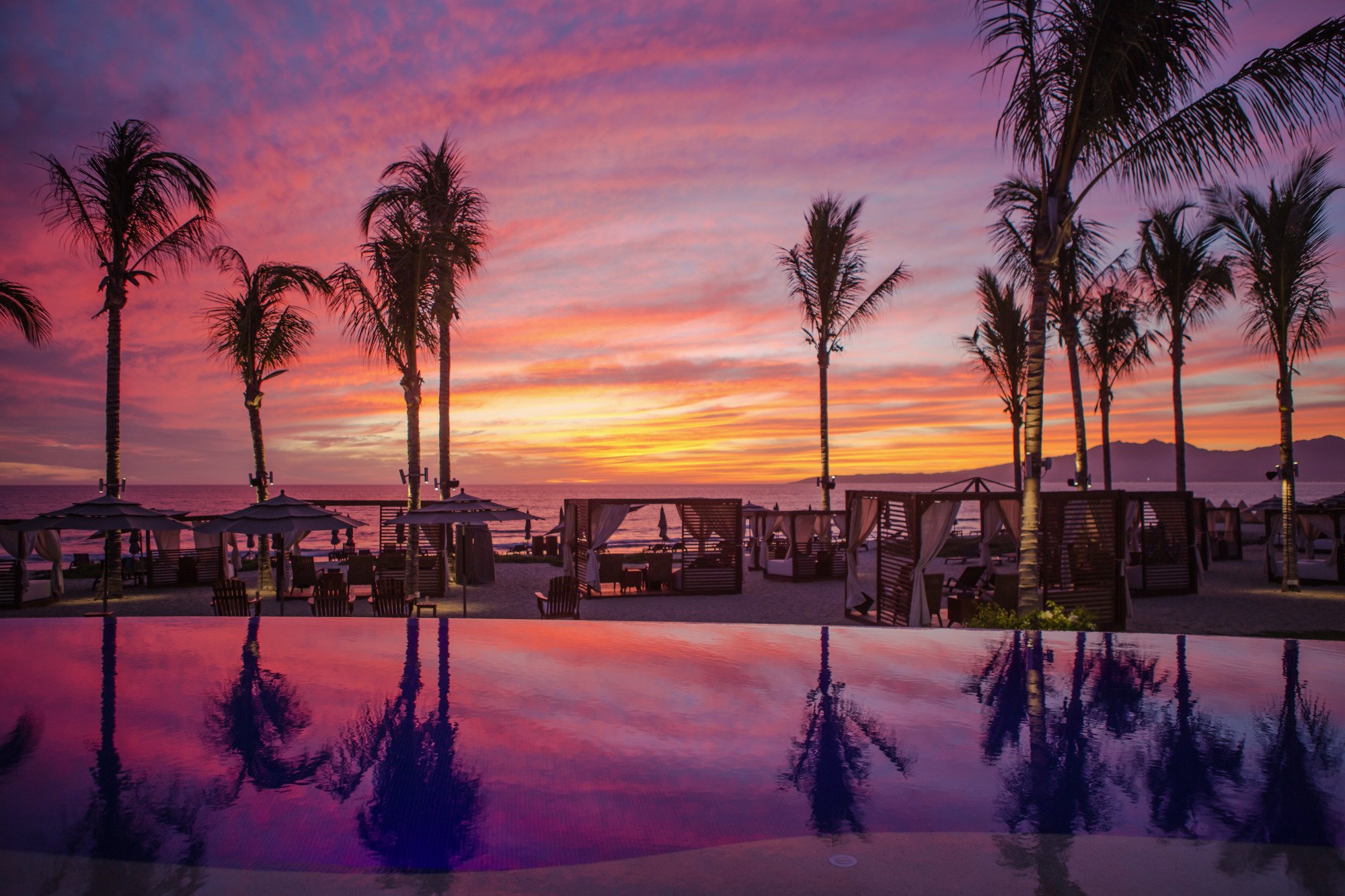 Sunsets are better at MozzaMare
