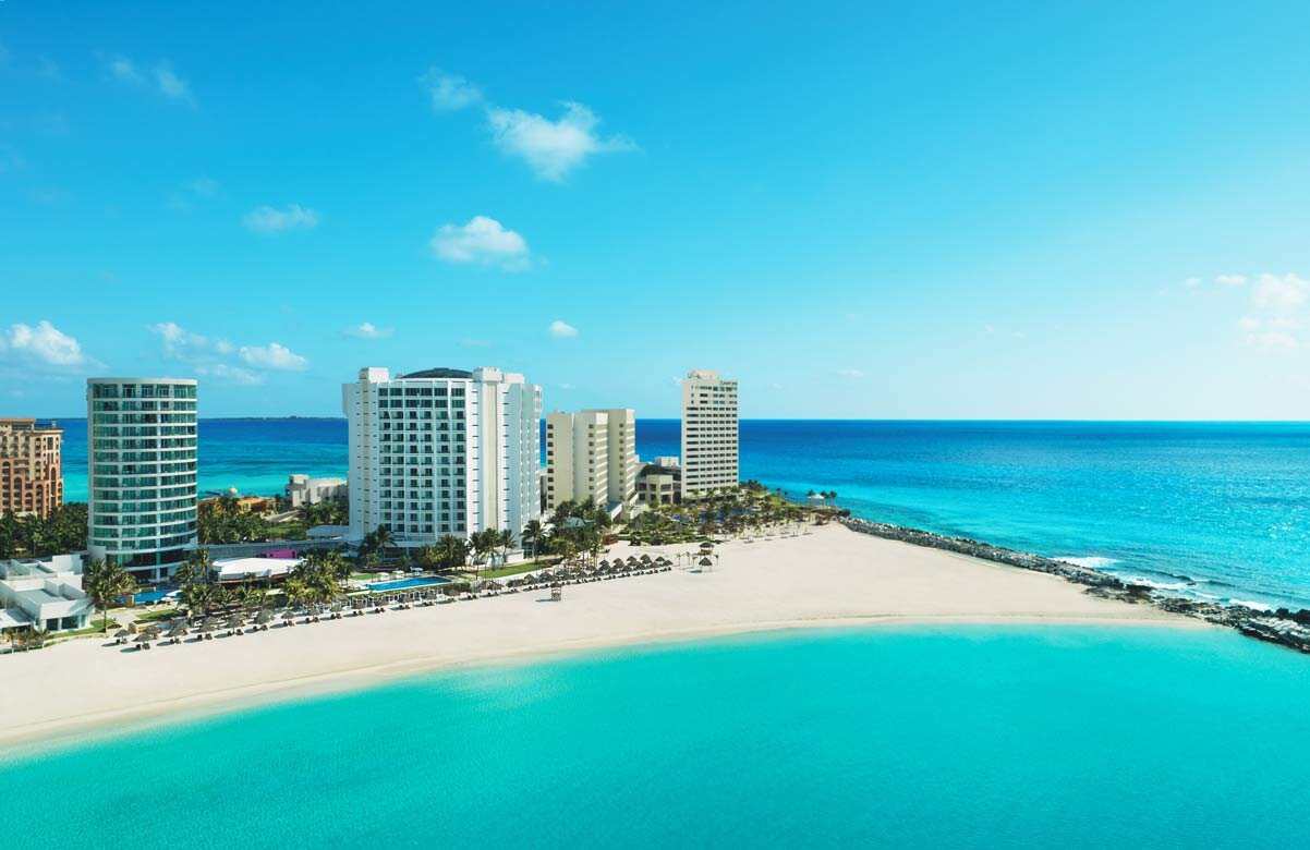 Vista panorámica de la playa del hotel Krystal Grand Cancún.